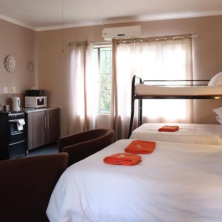 The Ultimate Lodge Louis Trichardt Esterno foto